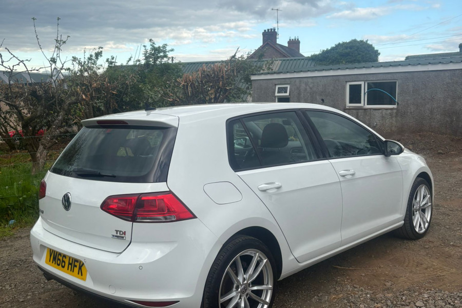 Volkswagen Golf 