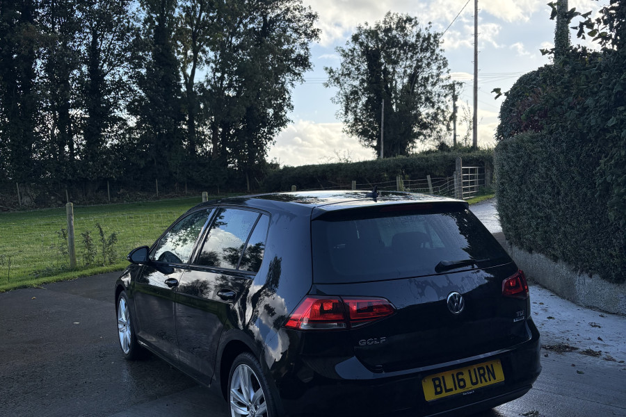 Volkswagen Golf 